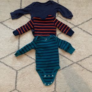3 thermal onesies 3-6months